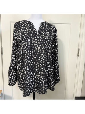 Simply Vera Elegant Black and White v-neck, long sleeve blouse size XXL